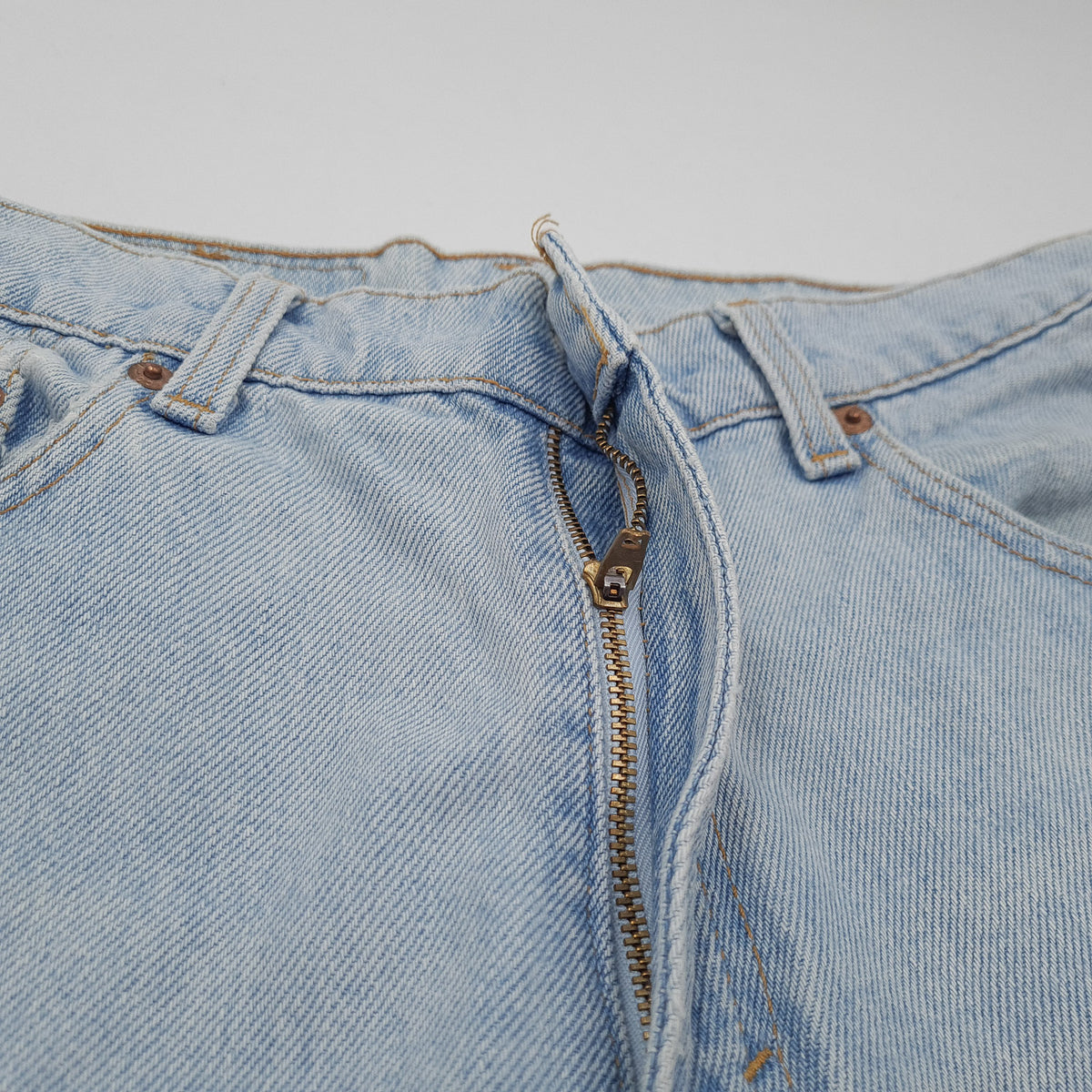 Vintage Levi's Jeans 17550-0233 Women Regular Tapered Size W28 L32, detail view 4, image 6 of 10