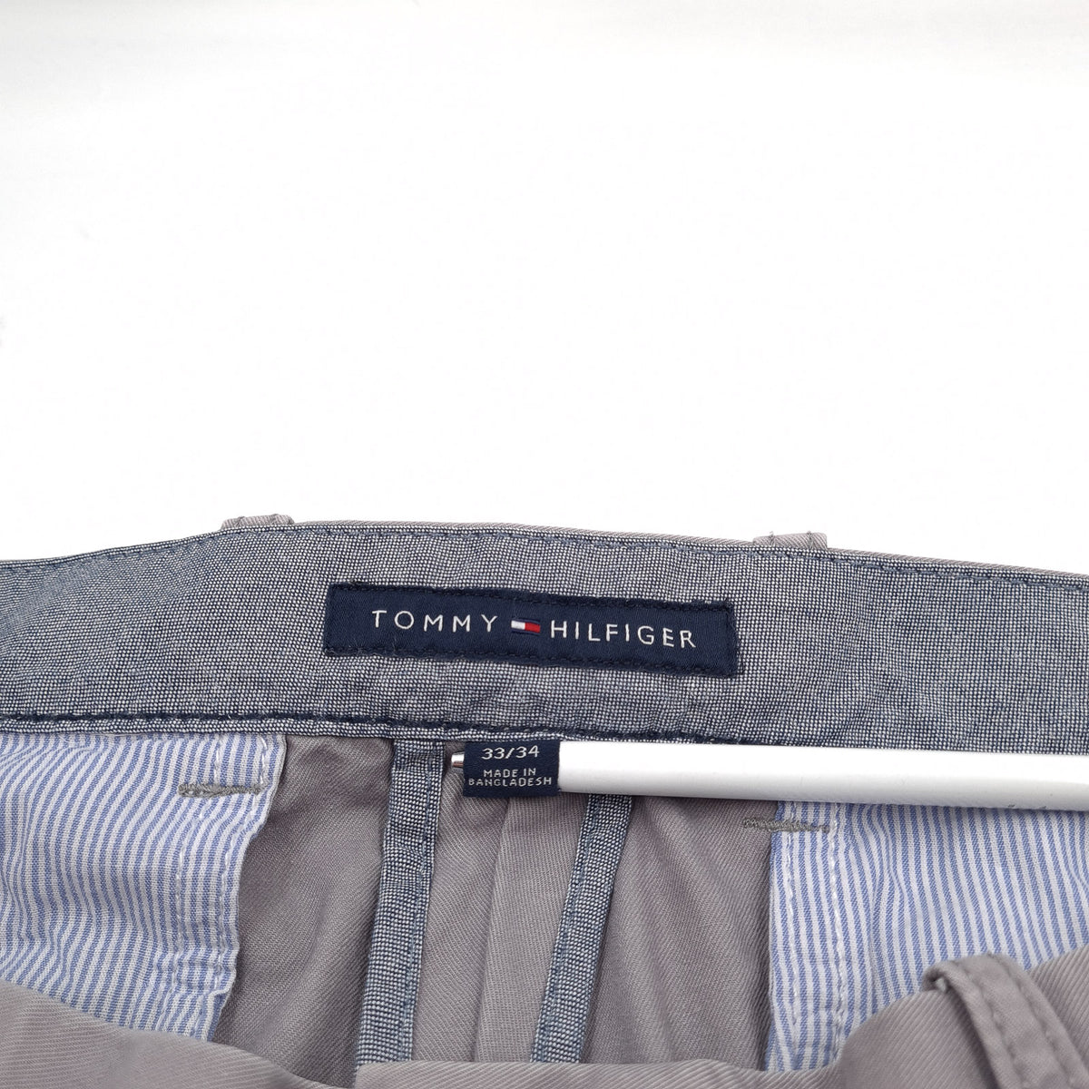 Vintage Tommy Hilfiger Men Chino Pants Trousers Stretch Size W33 L34, detail view 3, image 5 of 8