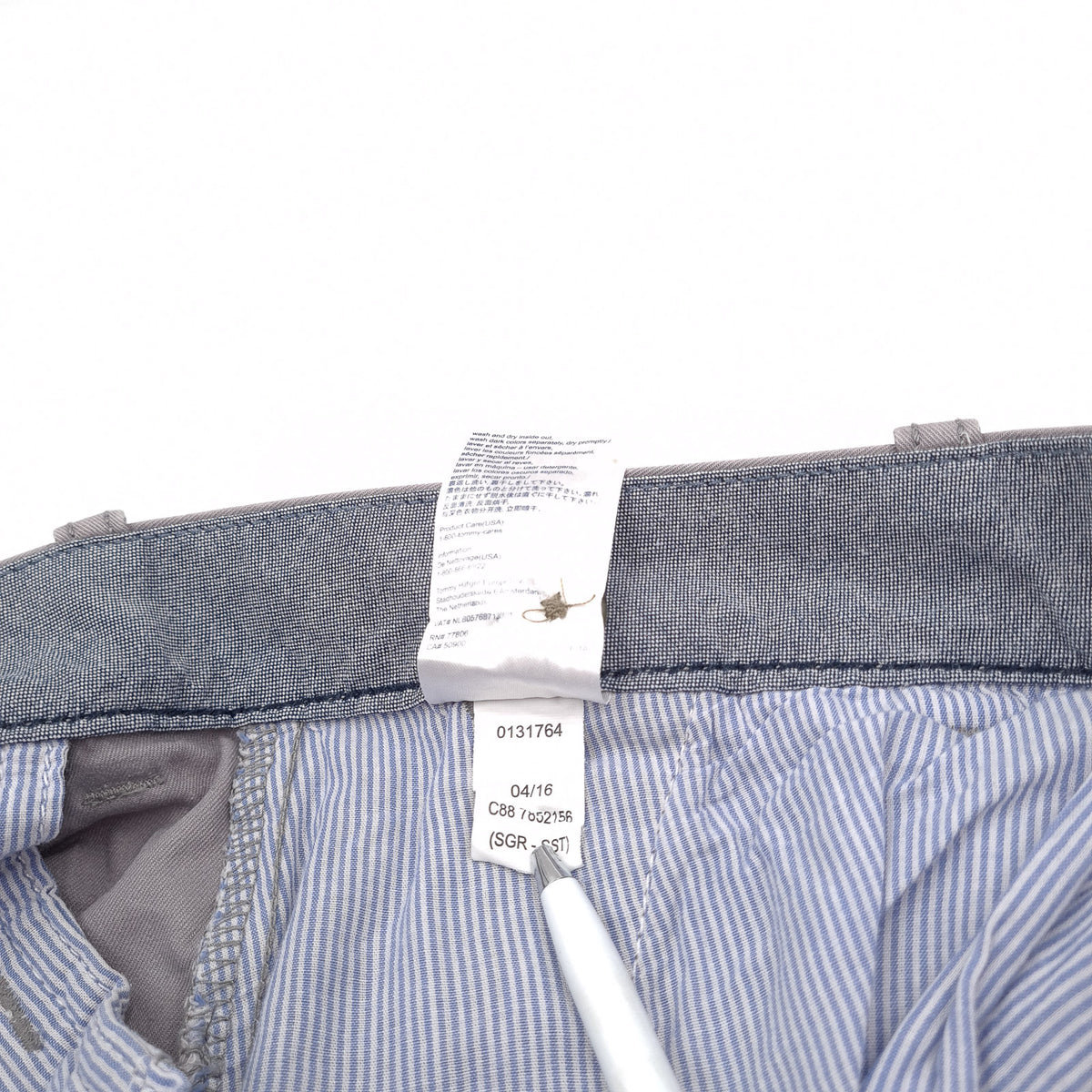 Vintage Tommy Hilfiger Men Chino Pants Trousers Stretch Size W33 L34, detail view 6, image 8 of 8