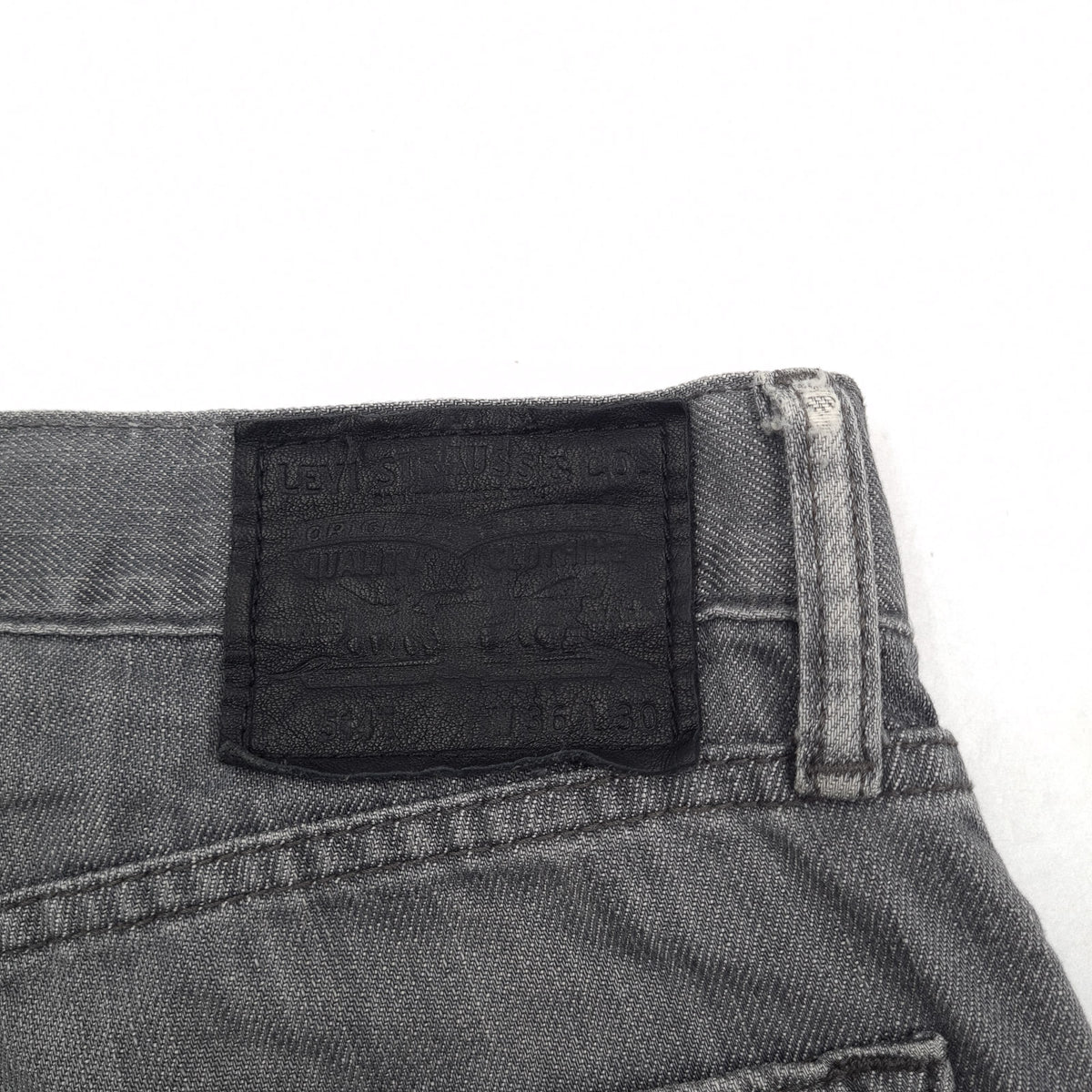 Vintage Levi's Jeans 514 Slim Straight Men Size W36 L30, detail view 3, image 5 of 7