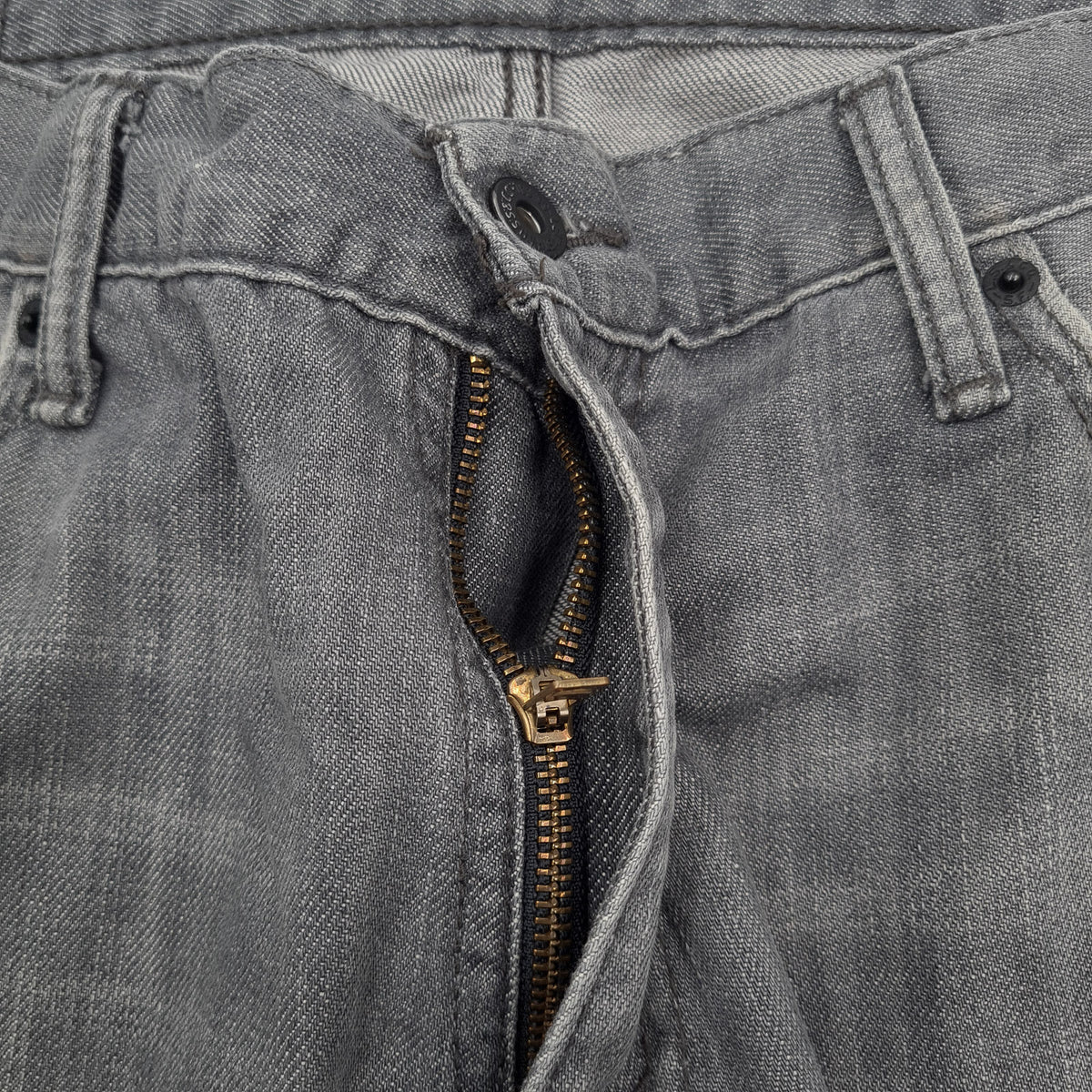 Vintage Levi's Jeans 514 Slim Straight Men Size W36 L30, detail view 4, image 6 of 7