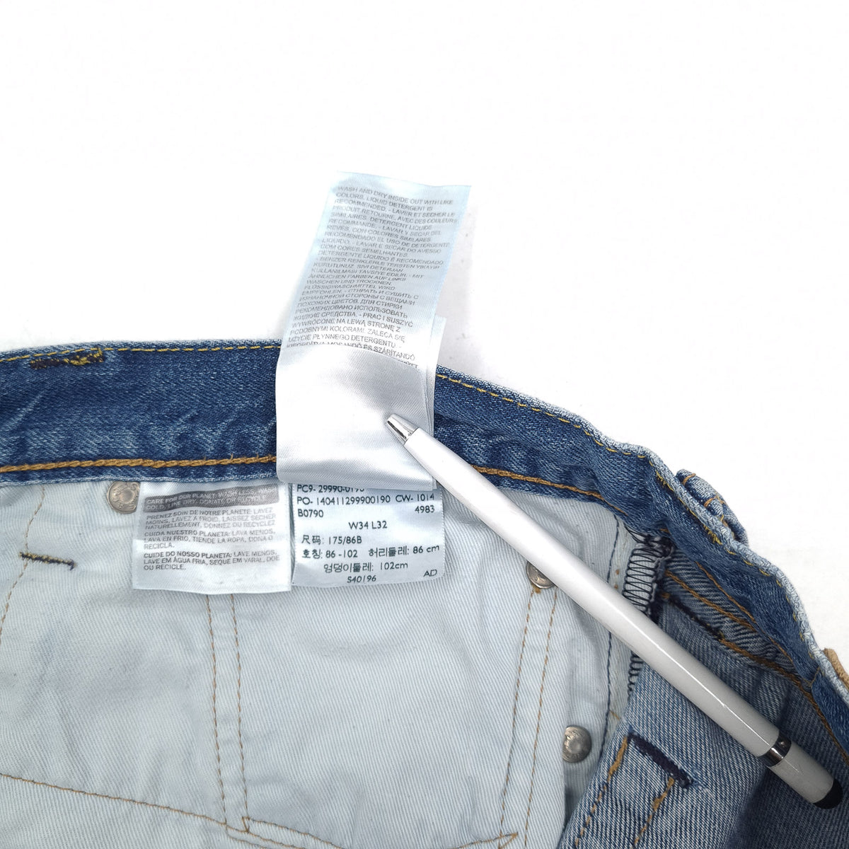 Vintage Levi's Jeans 504 Men Regular Straight Size W34 L32, detail view 7, image 9 of 9