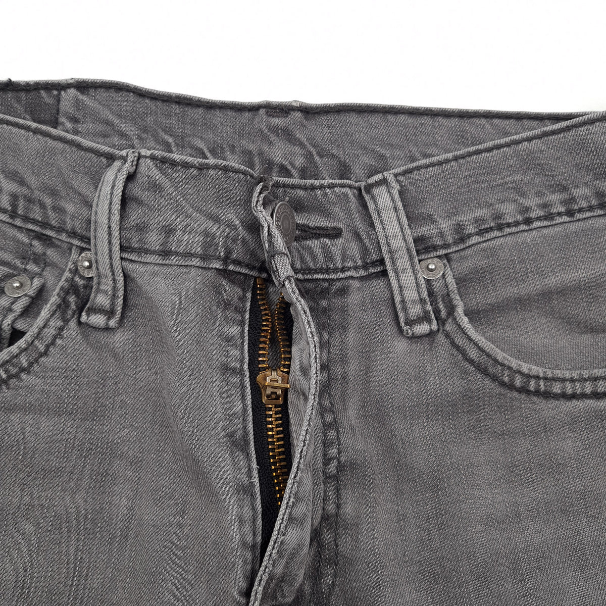 Vintage Levi's Jeans 511 Men Slim Straight Size W31 L34, detail view 4, image 6 of 8